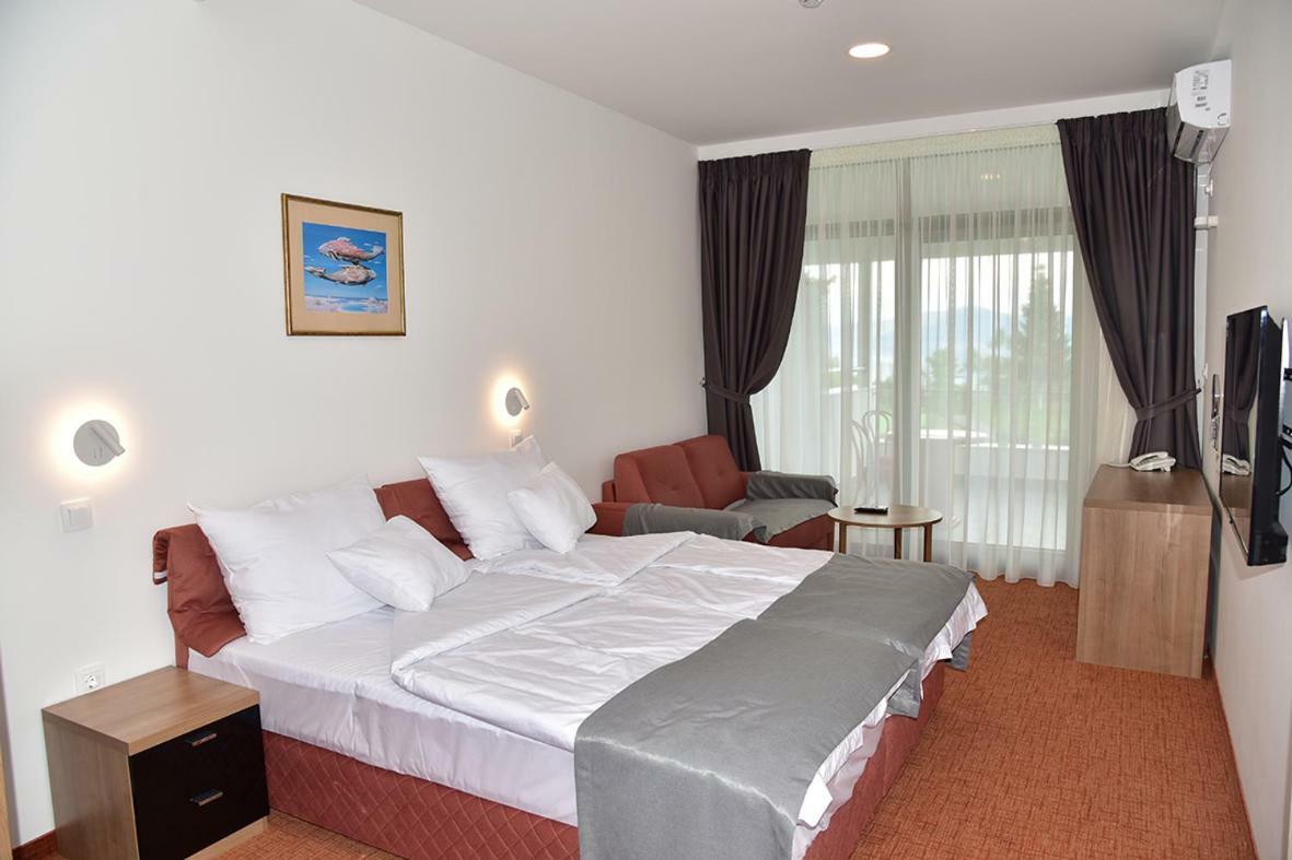 Hotel Makpetrol Struga Exterior photo