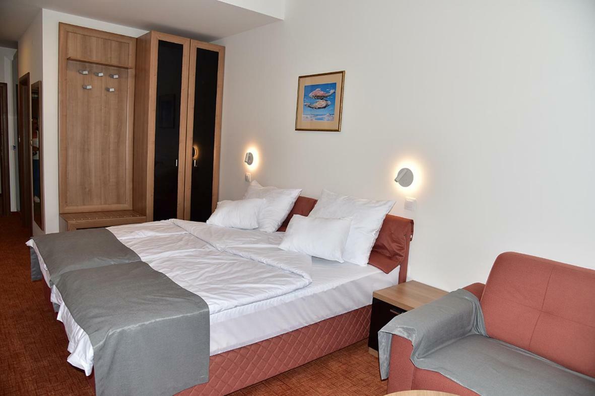 Hotel Makpetrol Struga Exterior photo